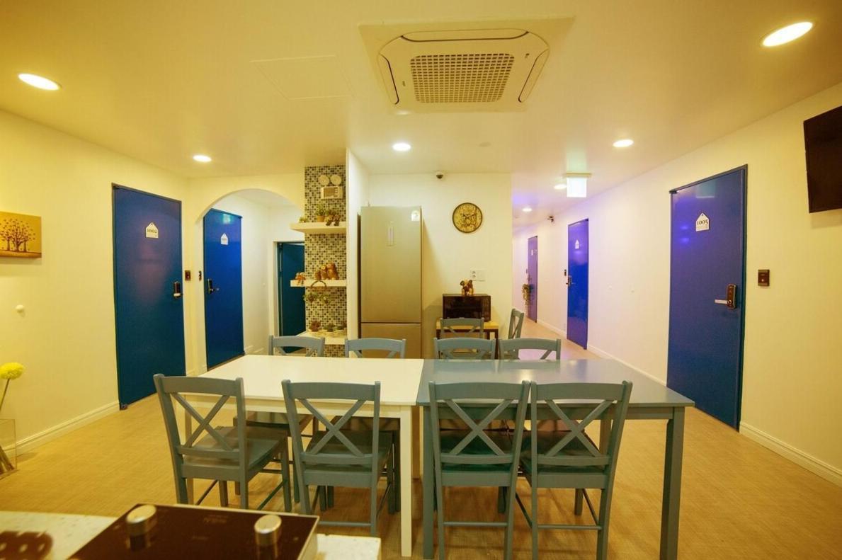 Stay In Blue Seoul Luaran gambar