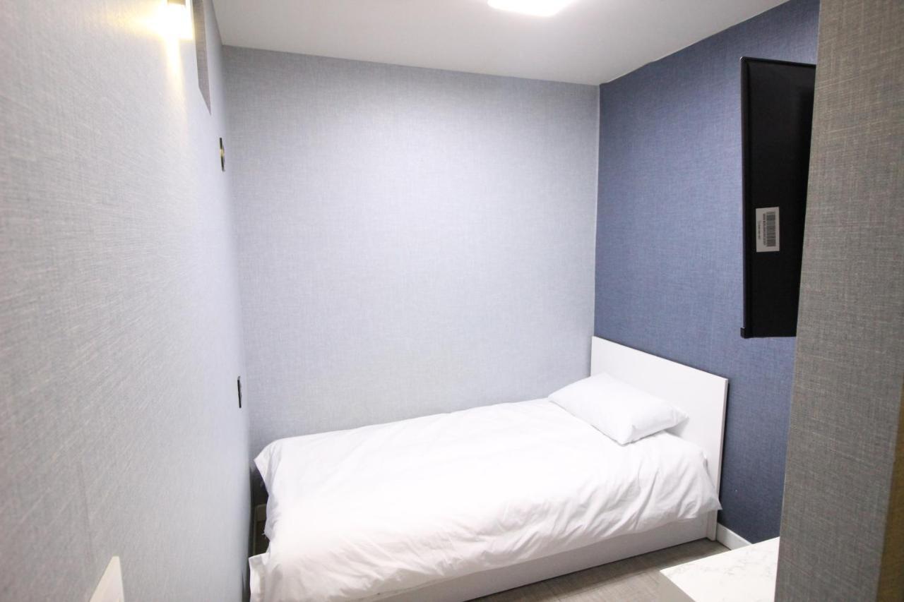 Stay In Blue Seoul Luaran gambar