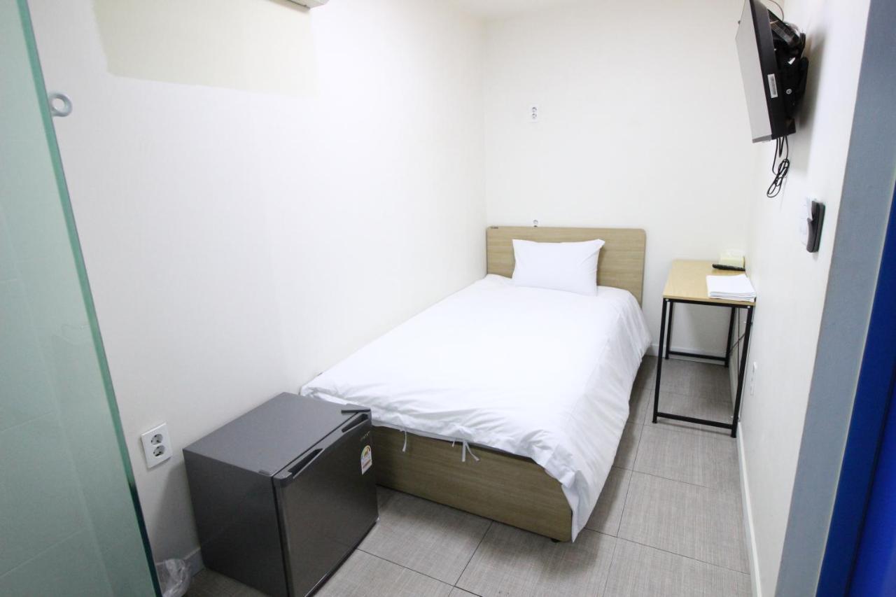 Stay In Blue Seoul Luaran gambar