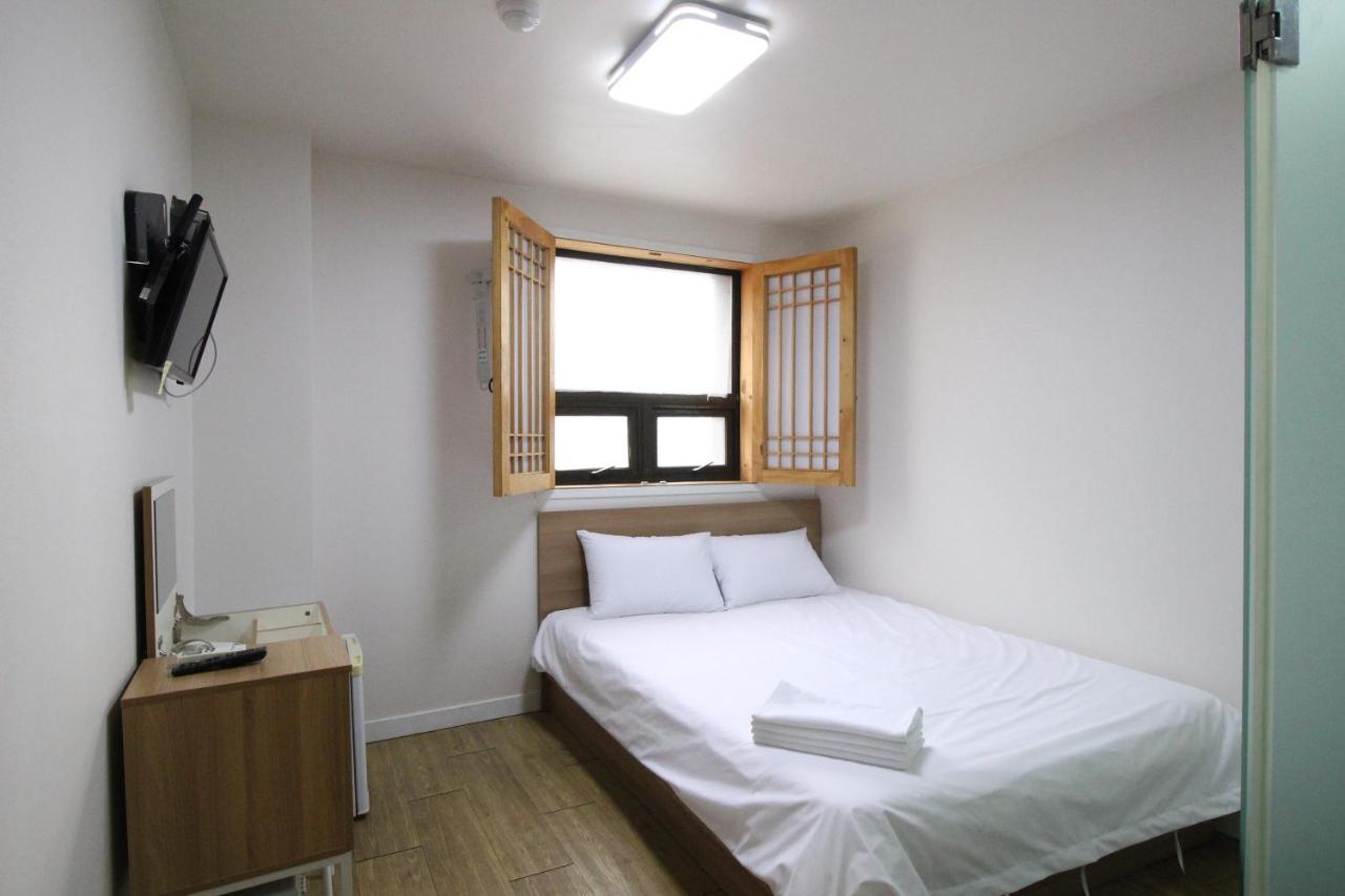 Stay In Blue Seoul Luaran gambar
