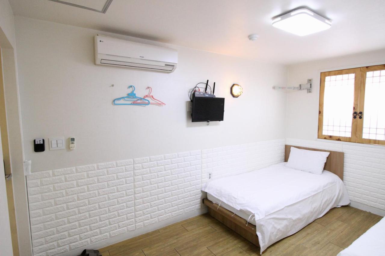 Stay In Blue Seoul Luaran gambar