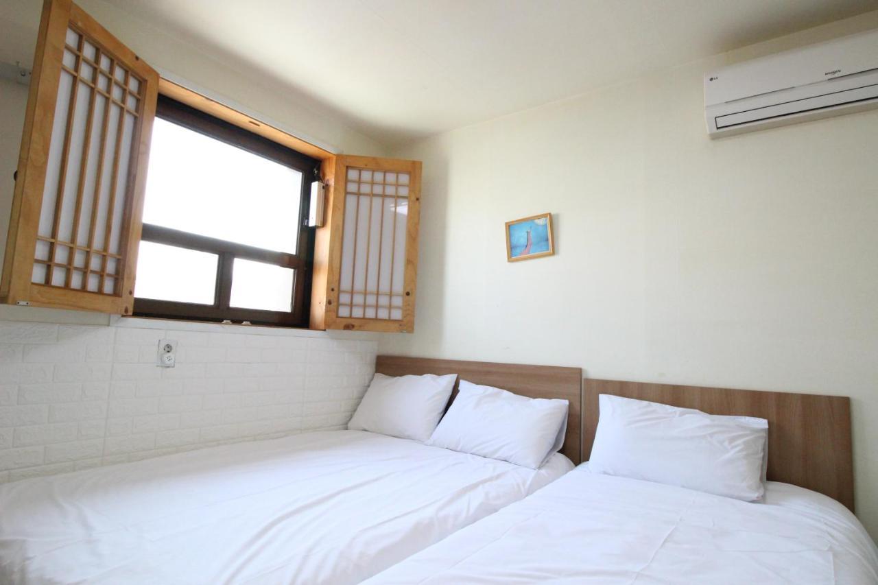Stay In Blue Seoul Luaran gambar